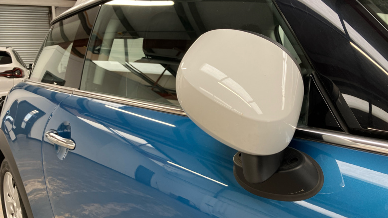 MINI Hatchback 1.5 Cooper Classic 3dr Auto Petrol Hatchback